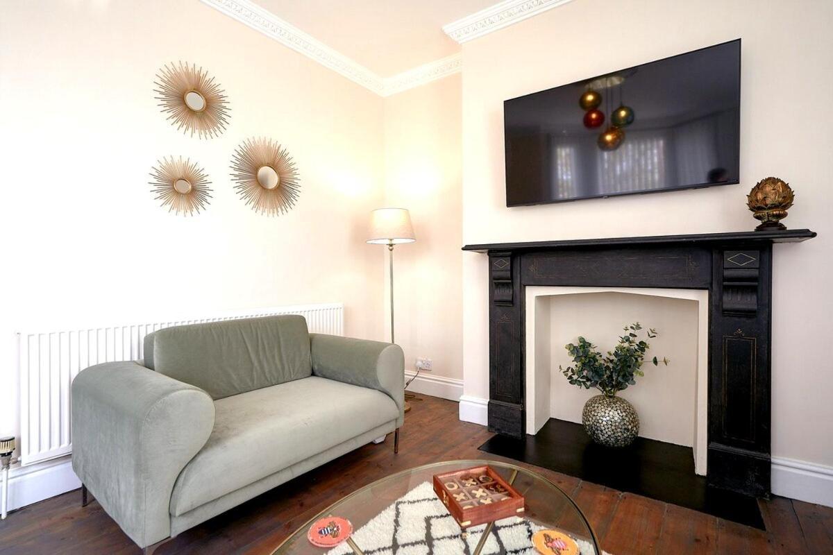 Stunning Ground Floor Apartment Near Southwold Bagian luar foto